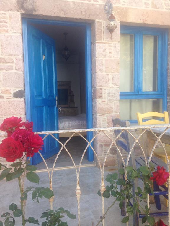 Cundada Hotel Айвалык Экстерьер фото