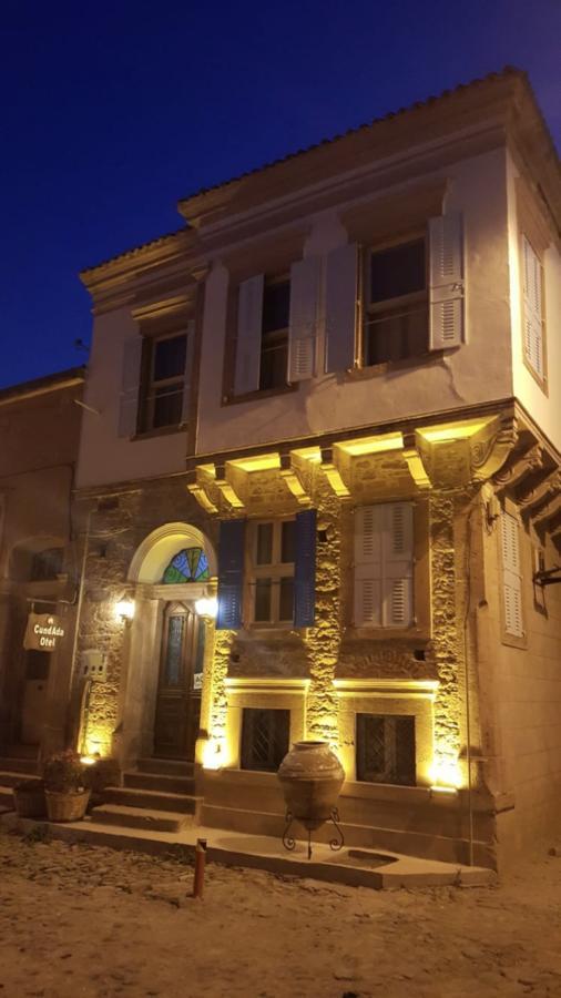 Cundada Hotel Айвалык Экстерьер фото